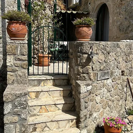 Spiti Anne בית נופש Makrádes